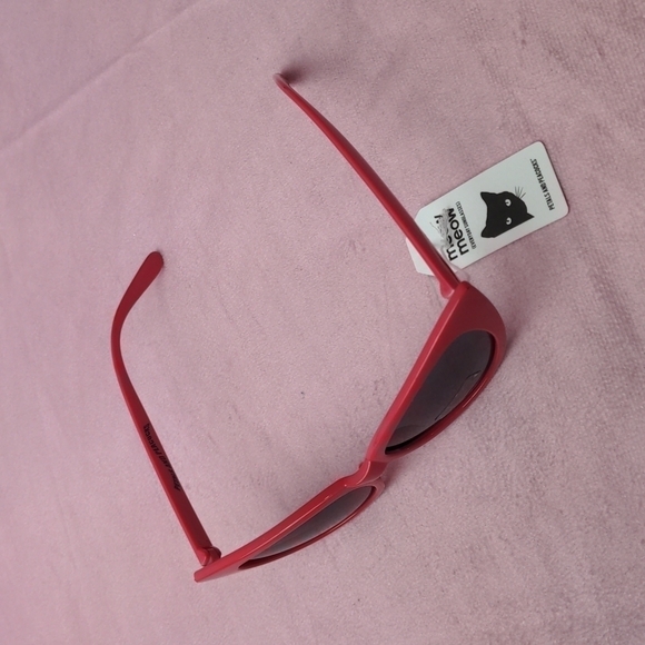 Petals and Peacocks Bright Pink Cat Eyes Sunglasses - Picture 3 of 5